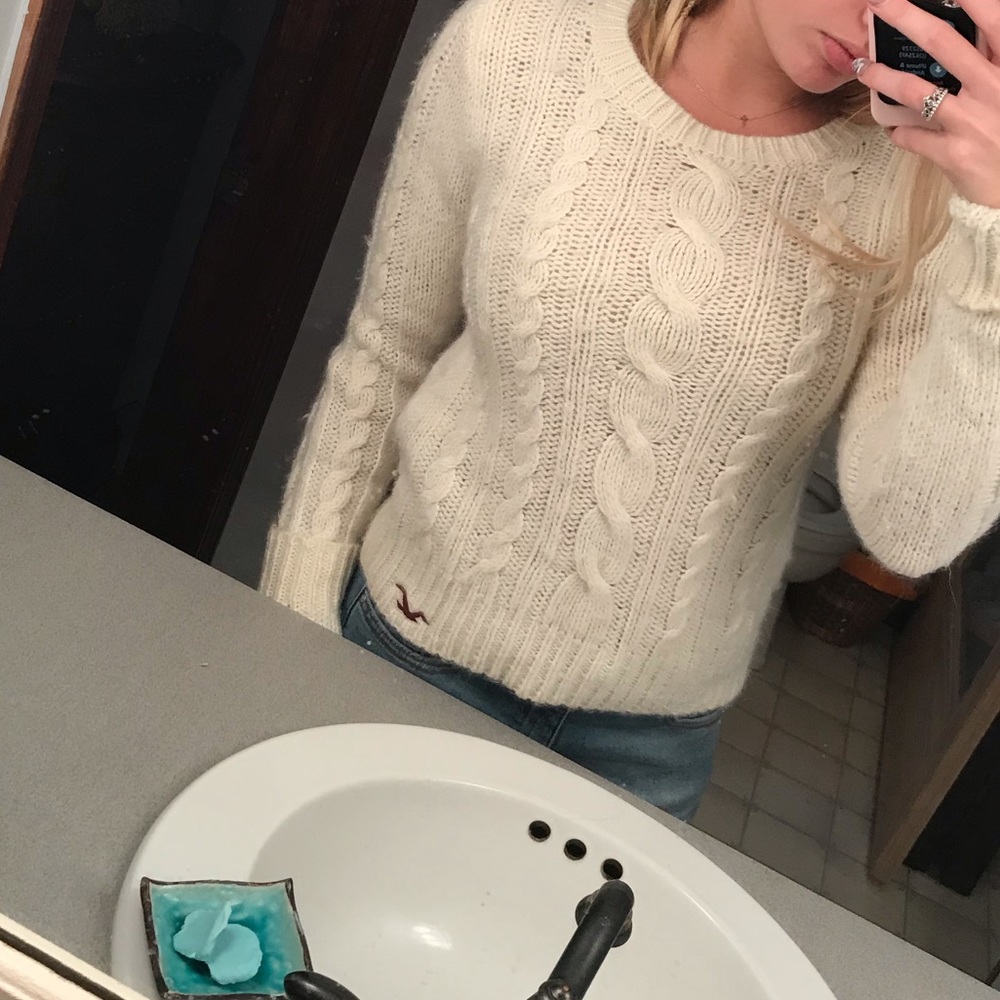 creme sweater - Picture 3 of 4